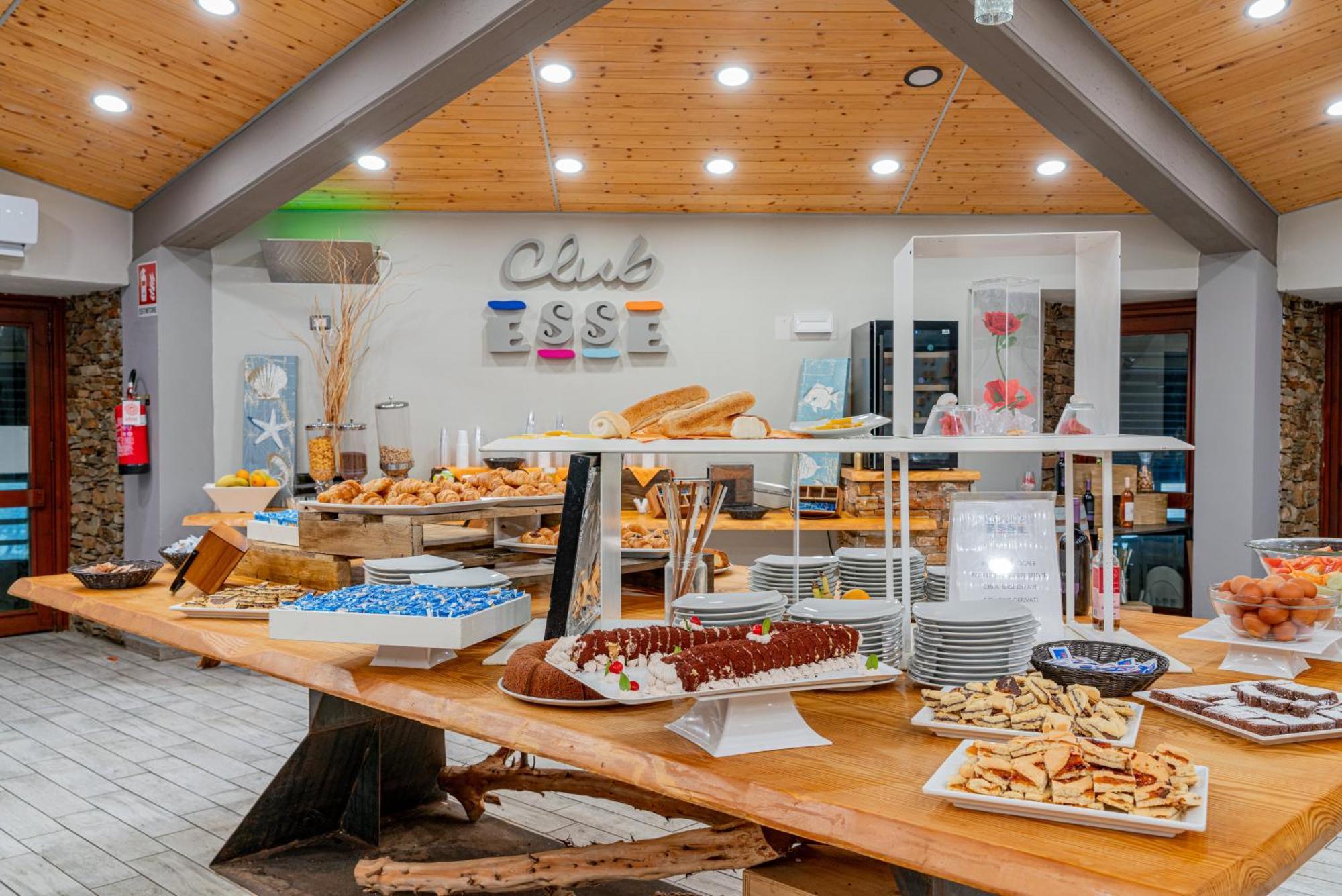 Club Esse Sporting Hotel Стинтино Екстериор снимка